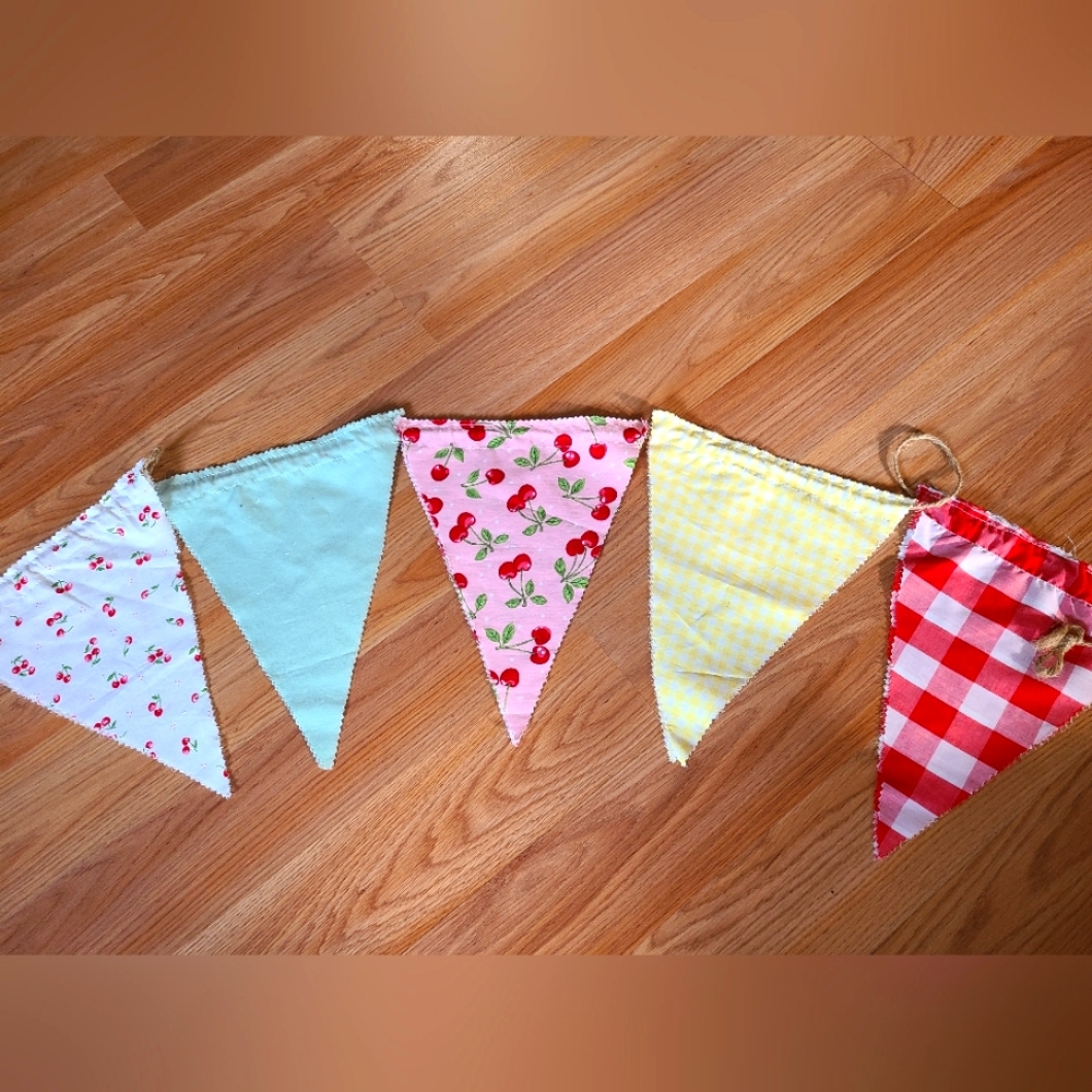🦩 3/$30 Handmade Picnic Bunting